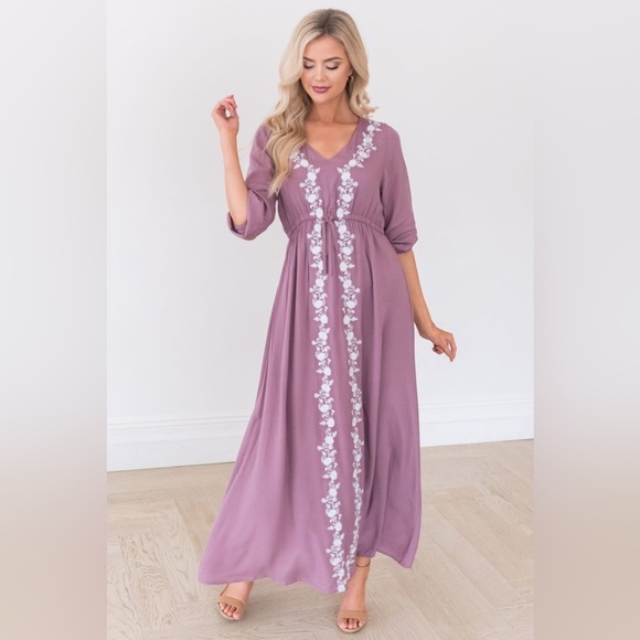 Polygram “The Rylan” modest embroidered maxi dress SZ MED - Picture 1 of 10